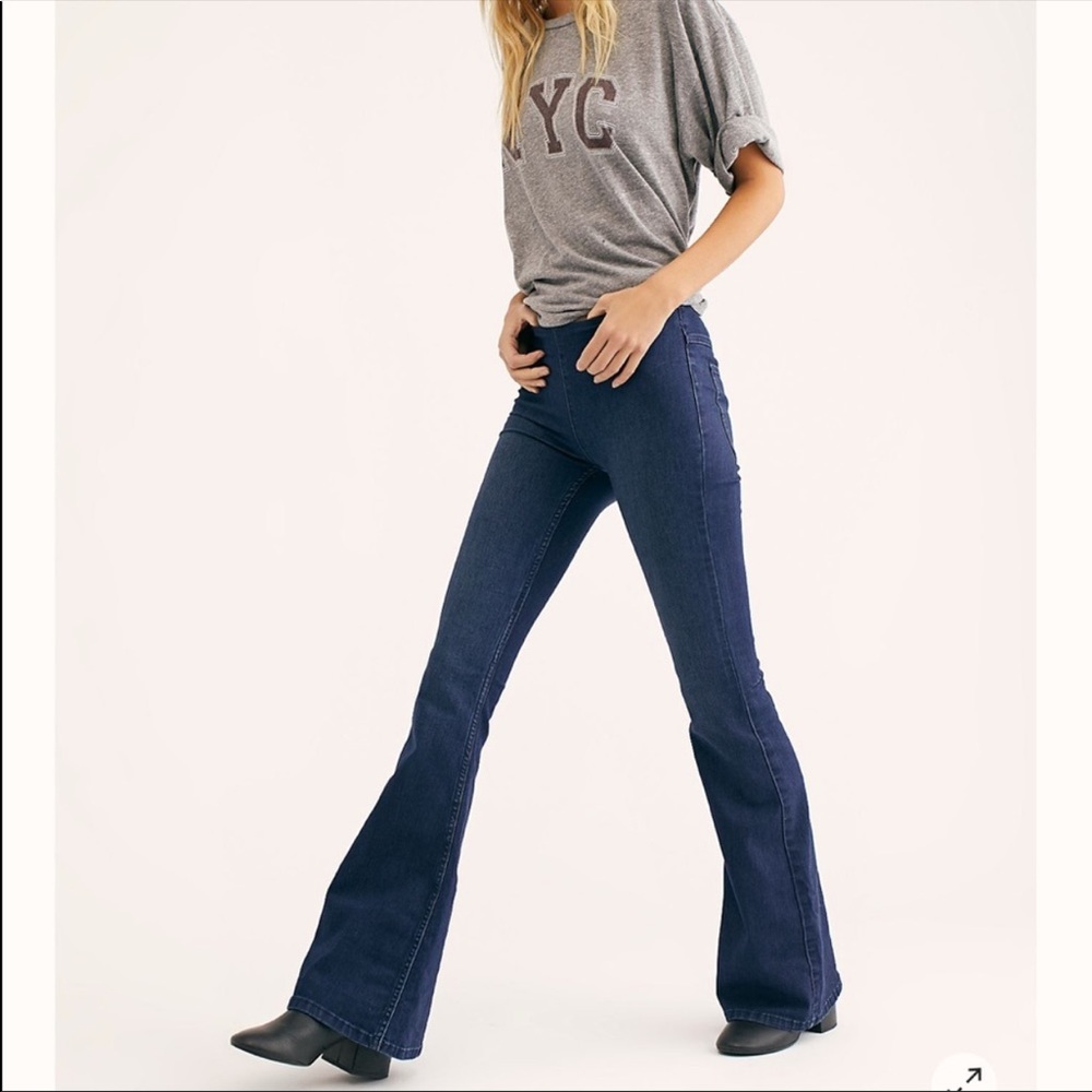Free people flare jeans- 27. NEVER BEEN WORN!